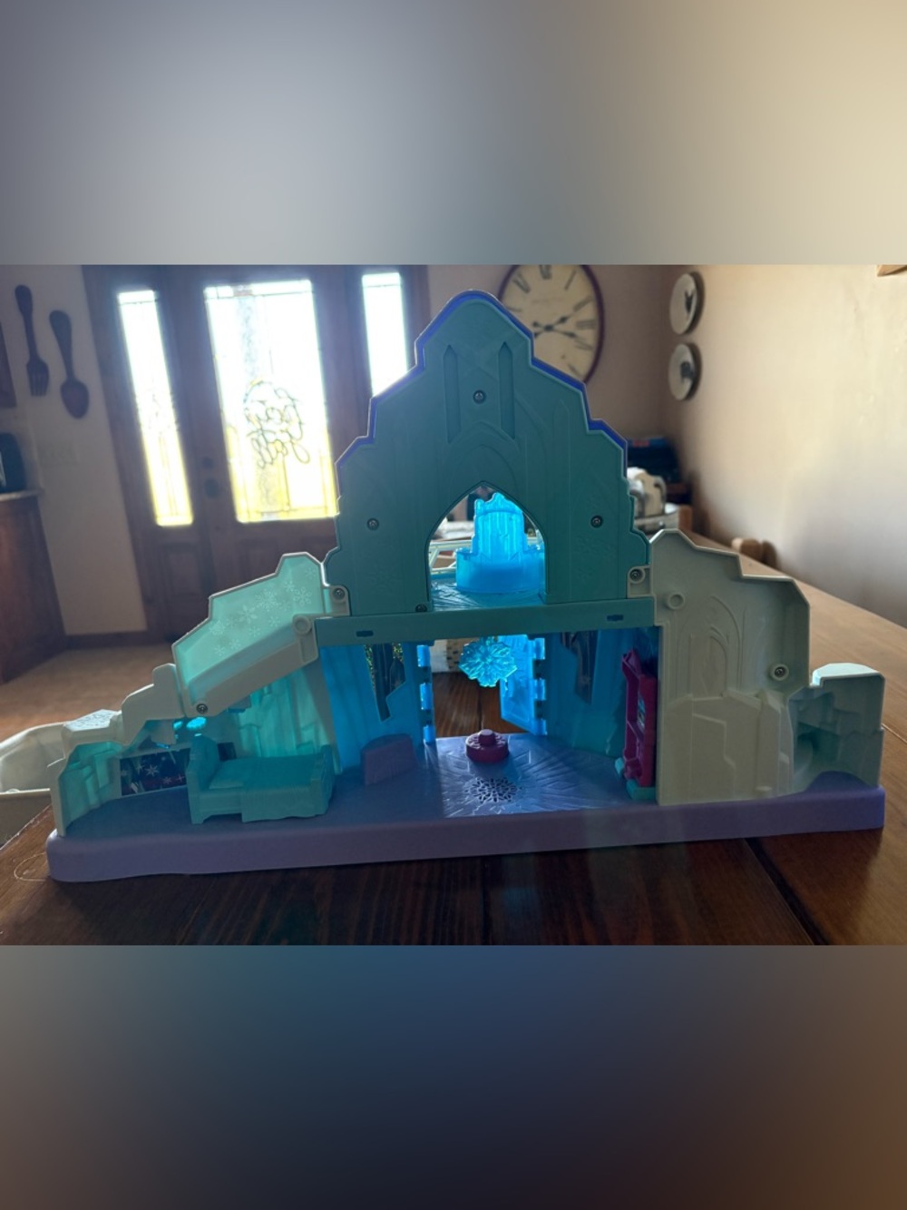 Fisher-Price Little People Frozen Castle and Sleigh - Picture 2 of 6
